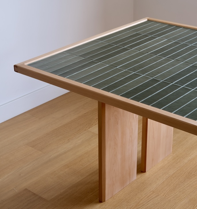 Dining table with a tiled top